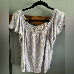 • 3 for $10 Bundles• The LOFT butterfly top 🦋